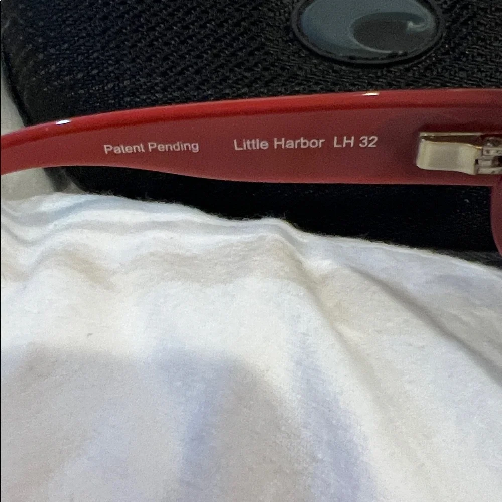 Costa Black and Red Women's Sunglasses - Picture 3 of 3